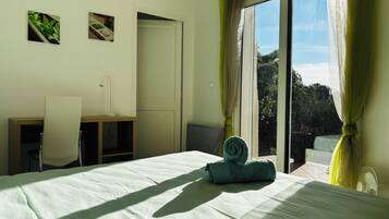 4 makuuhuonetta, silitysrauta/-lauta, vauvan matkasänky, ilmainen Wi-Fi