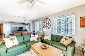 Living area - Majestic Sun 1001a (Miramar Beach)