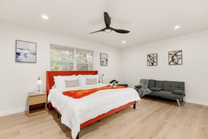 4 bedrooms, desk, iron/ironing board, travel cot