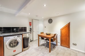 Classic House | Dining room