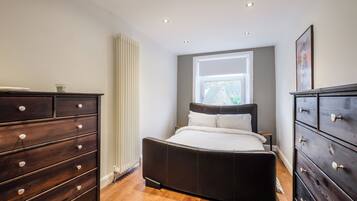 Classic House | 2 bedrooms, iron/ironing board, free WiFi