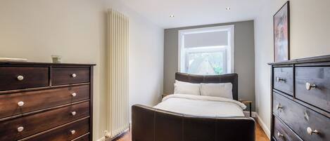 Classic House | 2 bedrooms, iron/ironing board, free WiFi