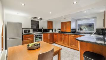 Classic House | Dining room