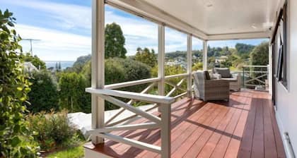 Onemana Retreat - Sea Views