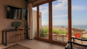 4 bedrooms, iron/ironing board