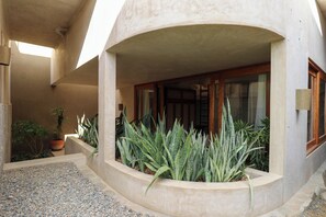 Front of property - Casa Kahu by Wynwood House (Los Organos)