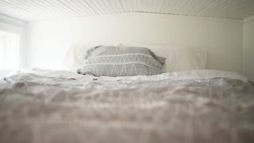 1 bedroom, desk, free WiFi, bed sheets