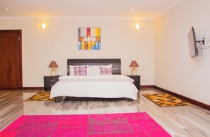 Departamento Confort, balcón, vista a la ciudad | 3 habitaciones, cortinas blackout y insonorización