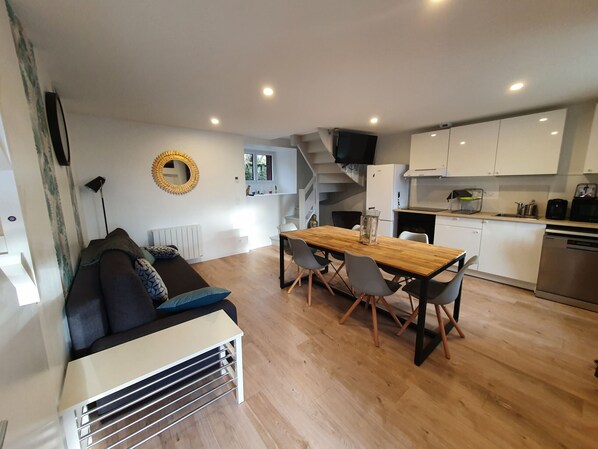 TV - Appartement sous le Chateau de Murol (Murol)