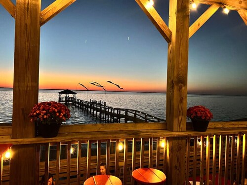 Oceanfront SunSational Setting2 In heart of Duck