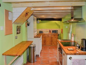 Dishwasher, cookware/dishes/utensils