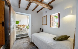 5 bedrooms, iron/ironing board, free WiFi, bed sheets - Cozy home in Sant Antoni de Portman (Sant Antoni de Portman)