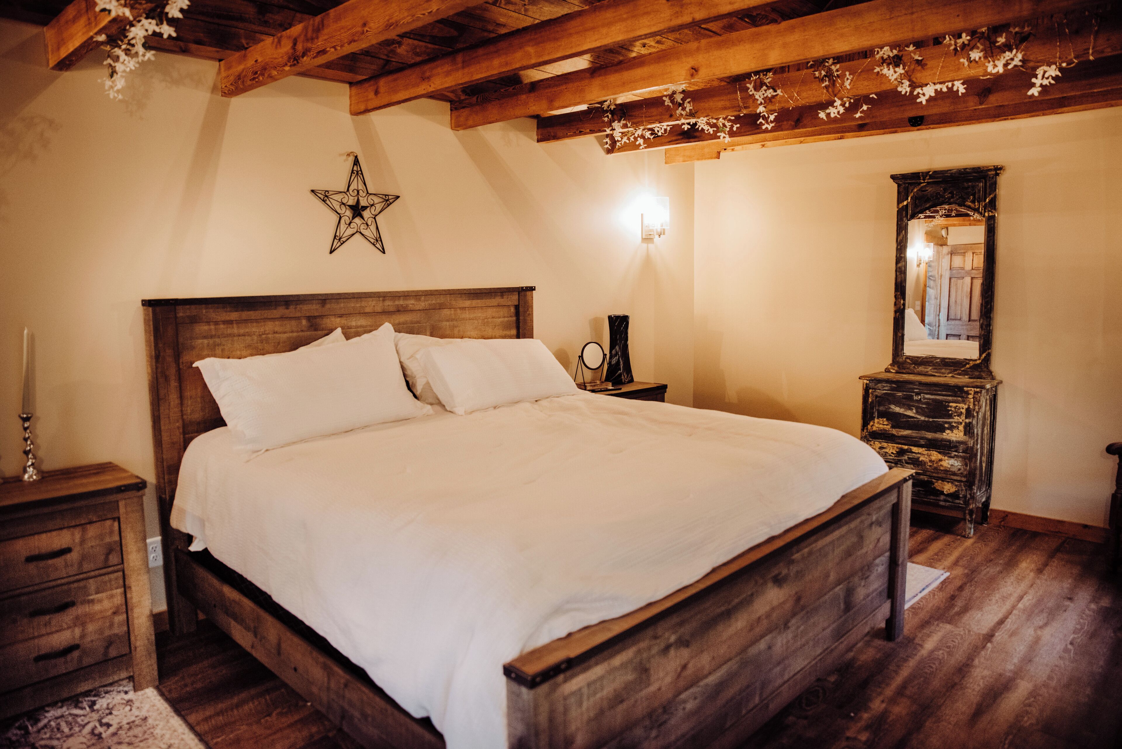 4 bedrooms, iron/ironing board, free WiFi, bed sheets