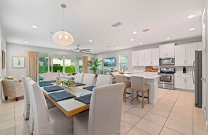Fridge, microwave, oven, stovetop - Ohana Dream 6 bedrooms, 5 bathroom, private pool, 10 mins from Disney! (Kissimmee)