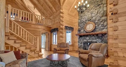 Treehouse Lodge: Luxury Log Cabin Retreat in Hocking Hills