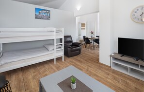 1 bedroom, travel cot, free WiFi, bed sheets