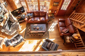 Smart-TV, peis og bøker