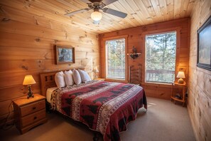 4 bedrooms, desk, iron/ironing board, free WiFi