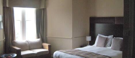 Superior Double Room | Hypo-allergenic bedding, individually decorated, individually furnished