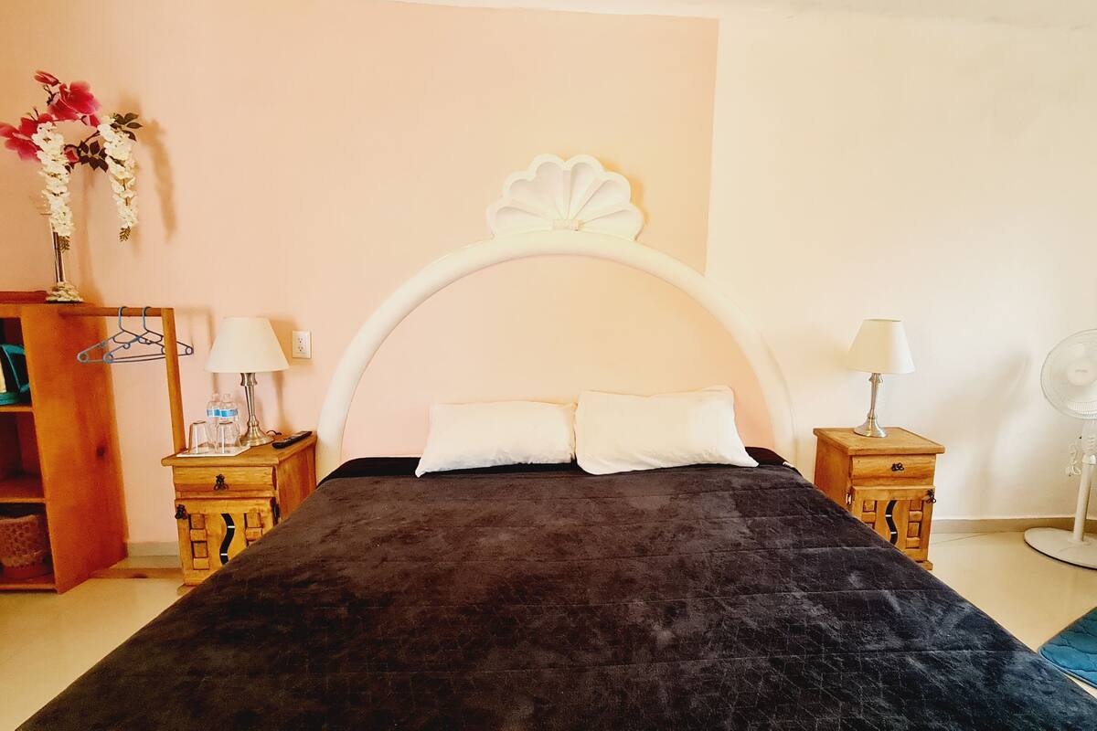 Deluxe Room, 1 King Bed, Non Smoking