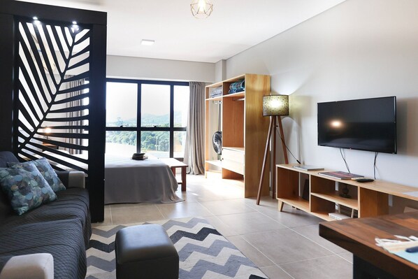 Strykjärn/strykbräda, internet och sängkläder