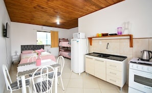 Kühlschrank, Mikrowelle, Ofen, Toaster