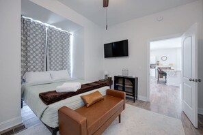 3 slaapkamers, een bureau, een strijkplank/strijkijzer, wifi