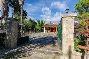 Exterior - YourHouse Es Canyar (Selva)