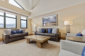 TV, fireplace - NEW! Penthouse 704 - 5 Bedroom/5 Bathroom - Steamboat Grand (Steamboat Springs)