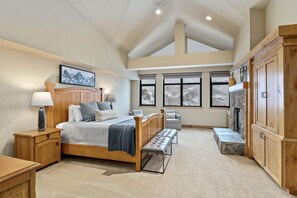 5 bedrooms, WiFi, bed sheets - NEW! Penthouse 704 - 5 Bedroom/5 Bathroom - Steamboat Grand (Steamboat Springs)