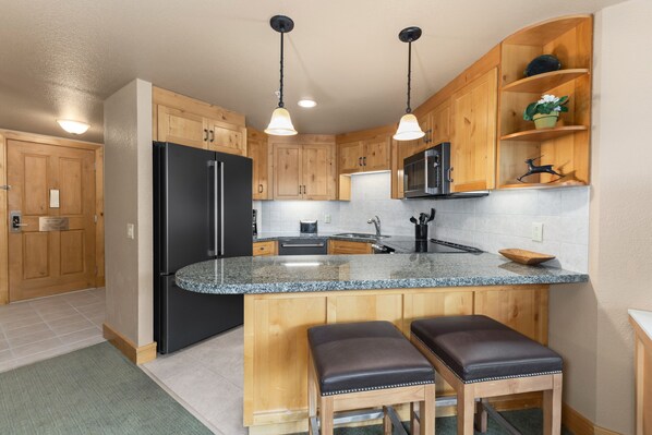 Køleskab, mikrobølgeovn, ovn, opvaskemaskine