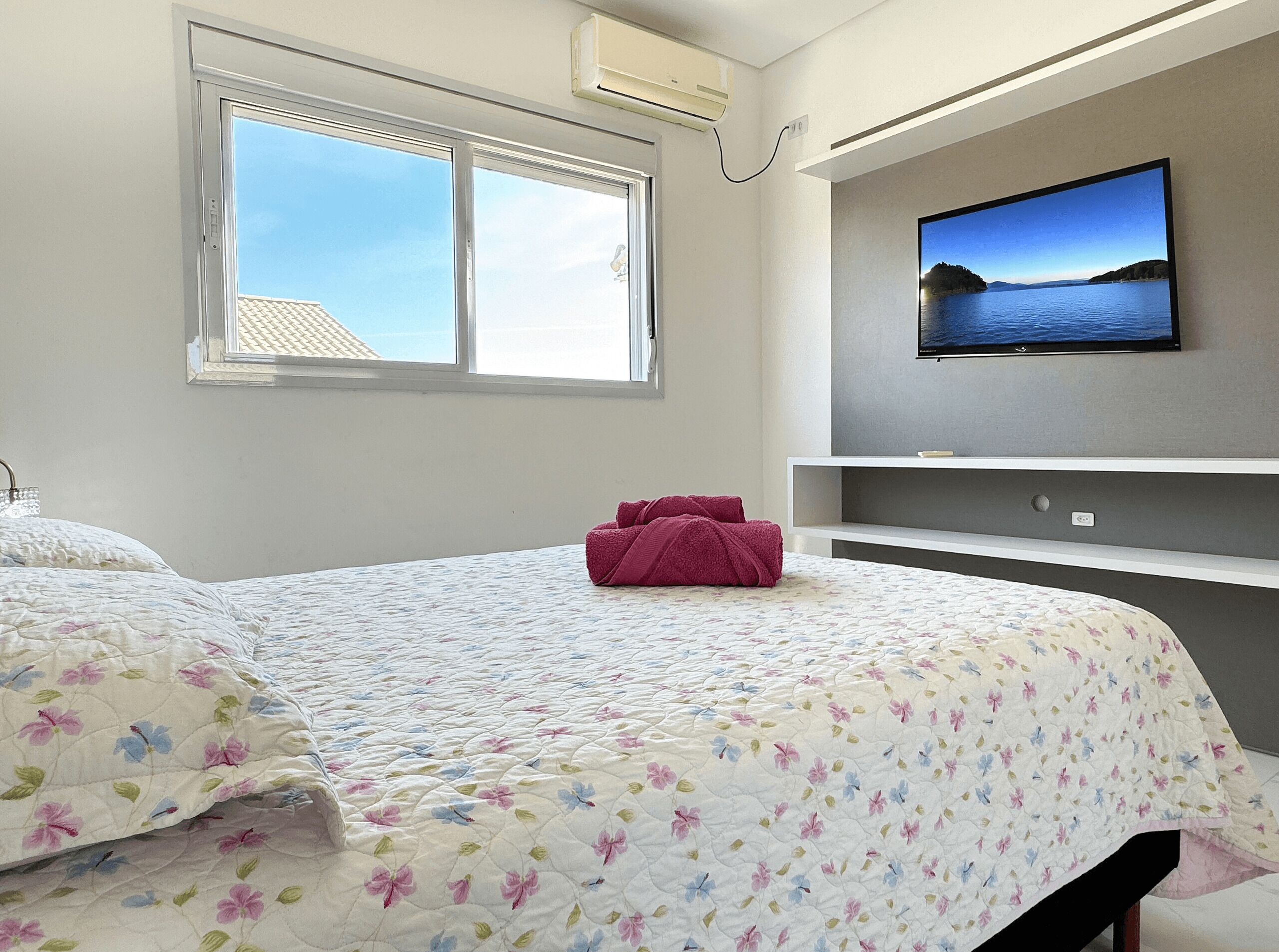 1 habitación, tabla de planchar con plancha y internet 
