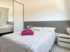 2 habitaciones, tabla de planchar con plancha y internet 