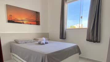 2 bedrooms, iron/ironing board, internet, bed sheets