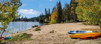 NEW! CreekSide #3 (3-Bedroom Home) - Pets Allowed by Bear Valley Vacation Rentals