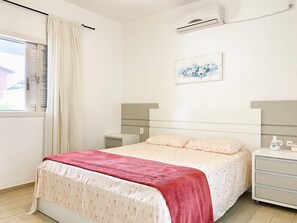 3 chambres, fer et planche à repasser, accès à Internet, literie fournie