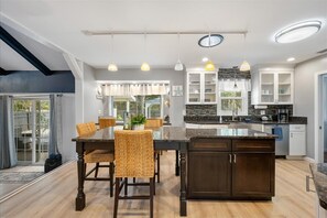 Micro-ondas, fogão, cooktop, lava-louças