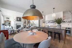 Interior - Luxury Home w/ Gym, Library, and Amazing Views

 (South Jordan)