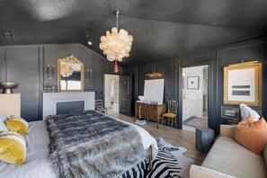 3 bedrooms, iron/ironing board, bed sheets - Luxury Home w/ Gym, Library, and Amazing Views

 (South Jordan)