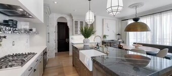 Luxury Home w/ Gym, Library, and Amazing Views

