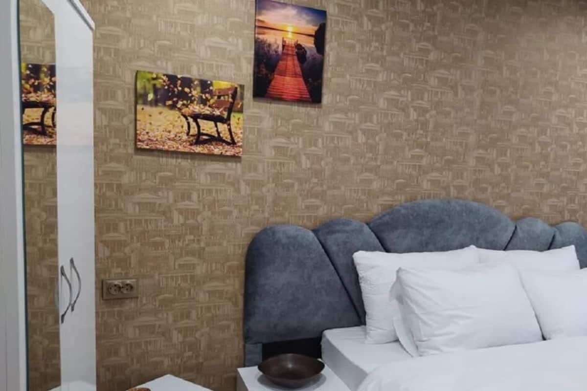 Premium bedding, down duvets, individually decorated, desk