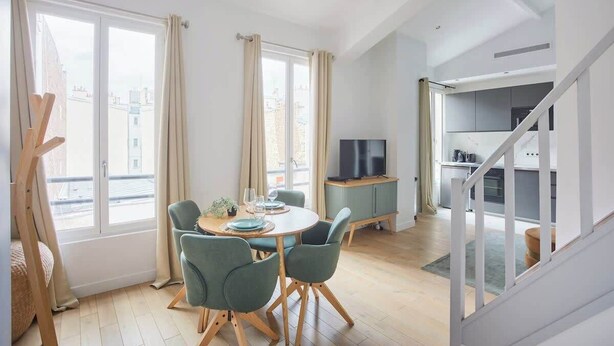 Dining - Spacious apartment near the Arc de Triomphe (Paris)