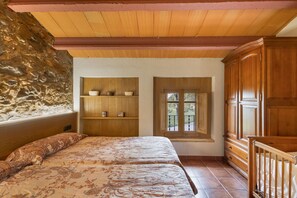 3 chambres, accès au Wi-Fi (inclus), literie fournie