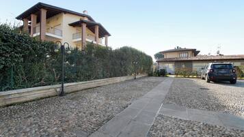 Enceinte de lâhĂ©bergement