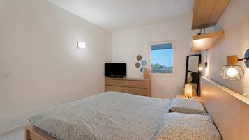1 bedroom, free WiFi, bed sheets