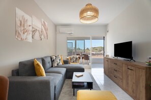 TV - Vacation 'Noa' with Shared Pool, Wi-Fi and Air Conditioning (Costa del Silencio)