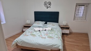 3 bedrooms, iron/ironing board, free WiFi, bed sheets