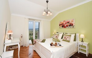 7 Schlafzimmer, Bügeleisen/Bügelbrett, Reisekinderbett, kostenloses WLAN