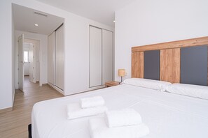 3 chambres, fer et planche à repasser, Wi-Fi gratuit, draps fournis