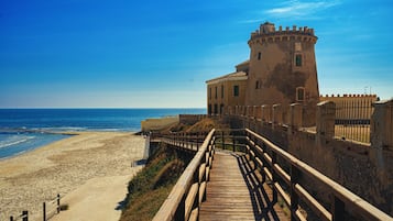 Una spiaggia nelle vicinanze